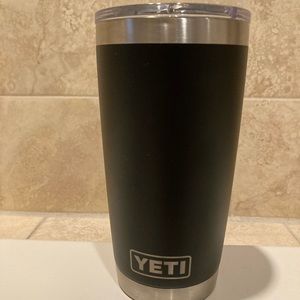 Yeti Rambler 20 oz Tumbler